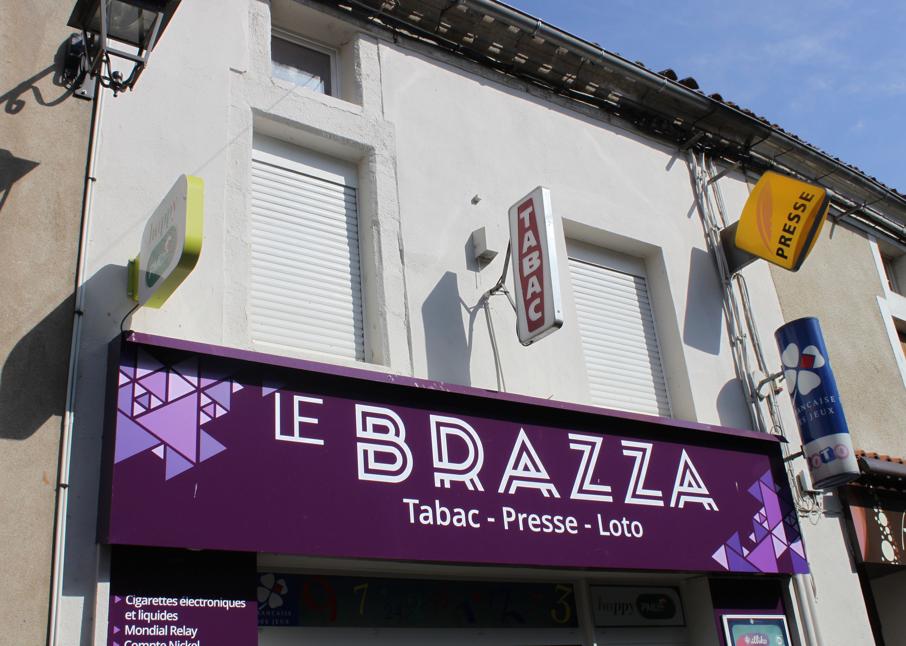 Bureau de tabac, Librairie